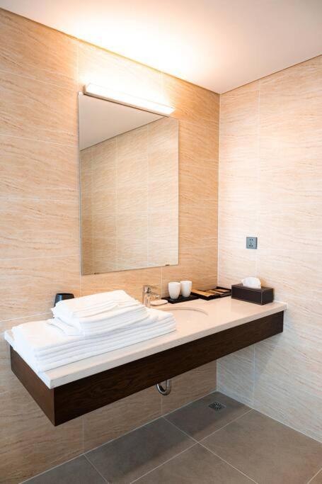 1Br - 1 Sofa Bed Luxurious 5-Stars Resort Phuc Yen Екстериор снимка