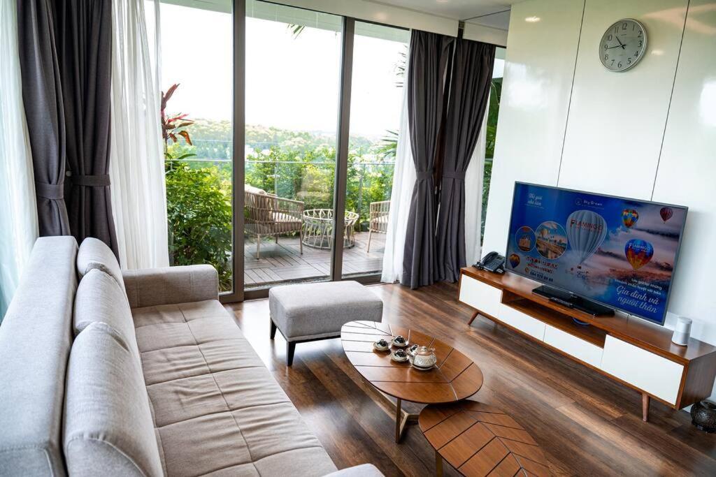 1Br - 1 Sofa Bed Luxurious 5-Stars Resort Phuc Yen Екстериор снимка